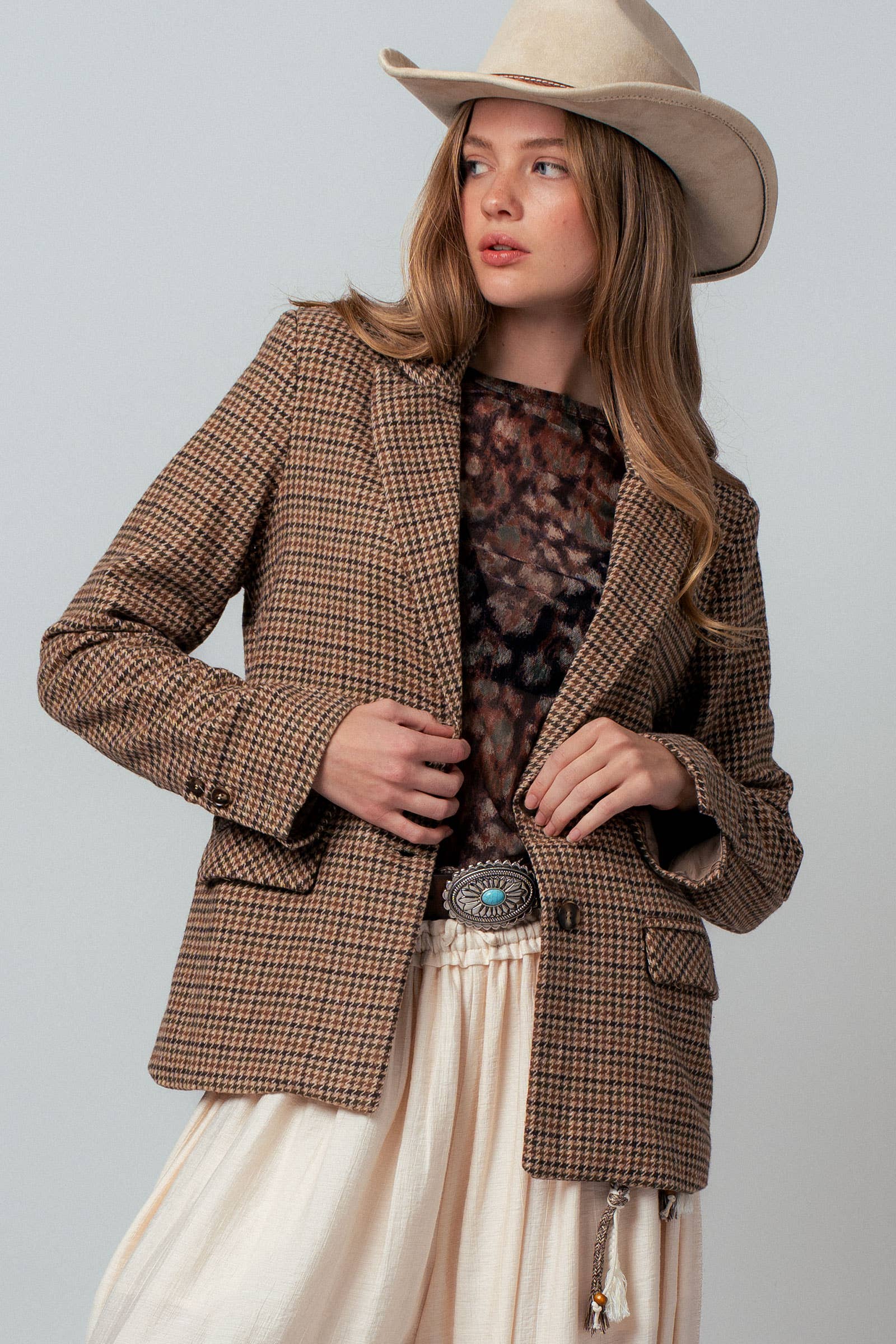 Houndstooth Blazer: BROWN