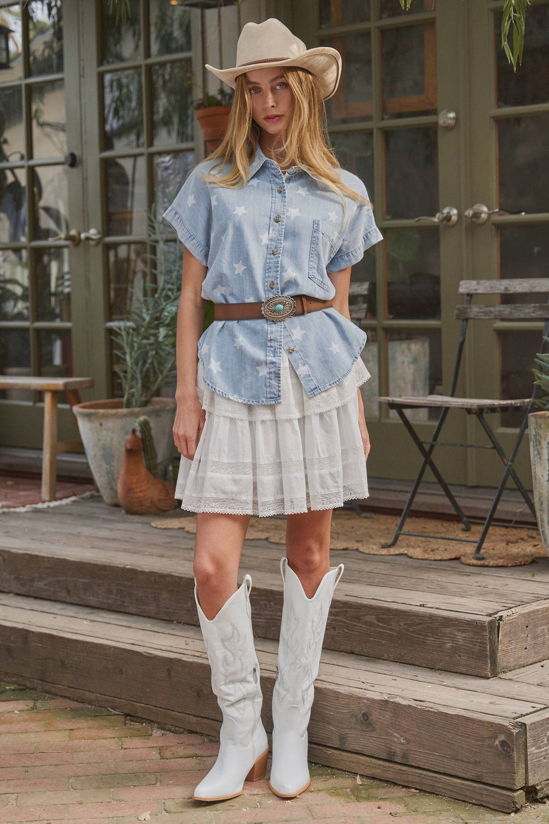 Star Print Chambray Short Sleeve Button Down: DENIM