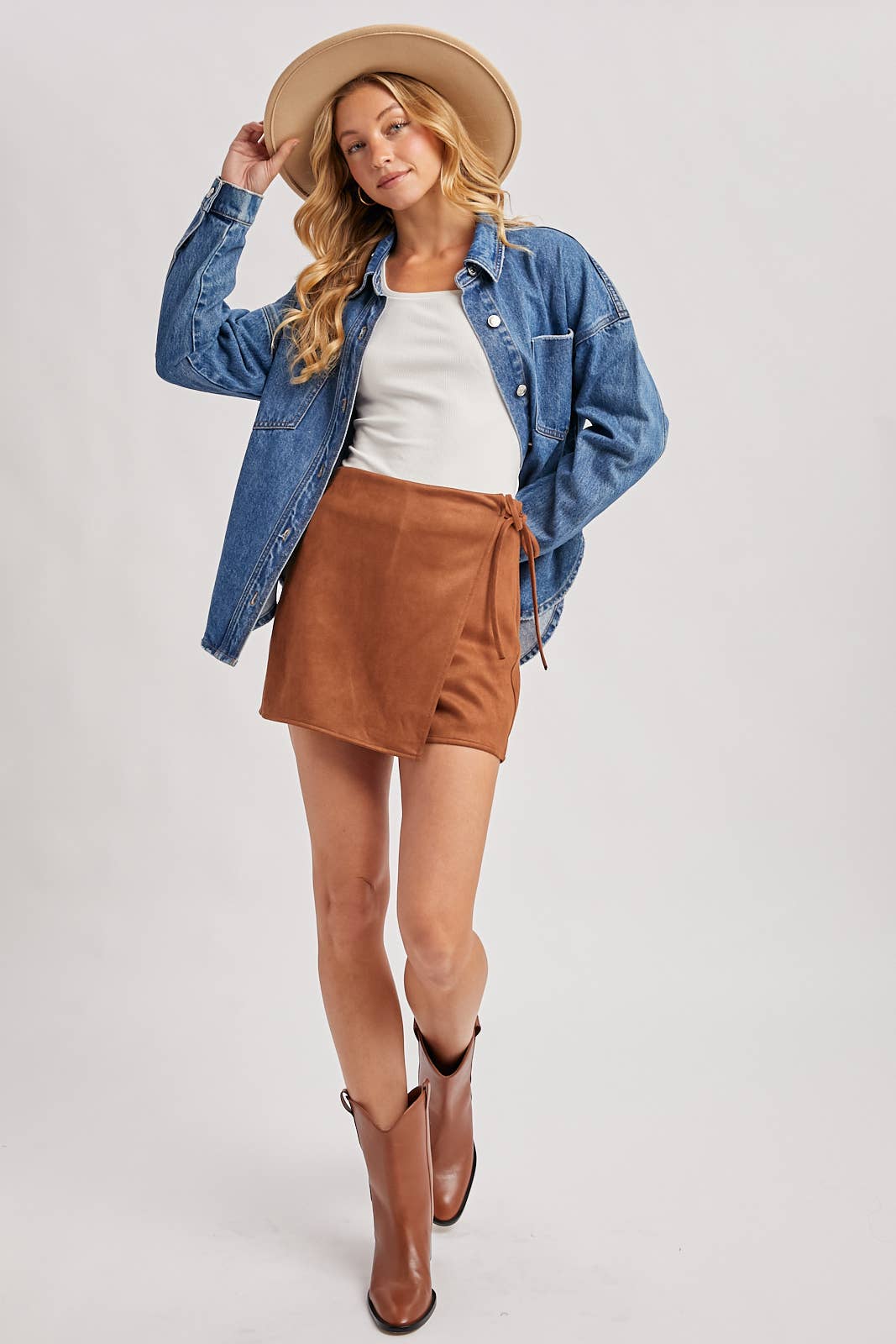 BUTTON DOWN DENIM JACKET: DK.WASH