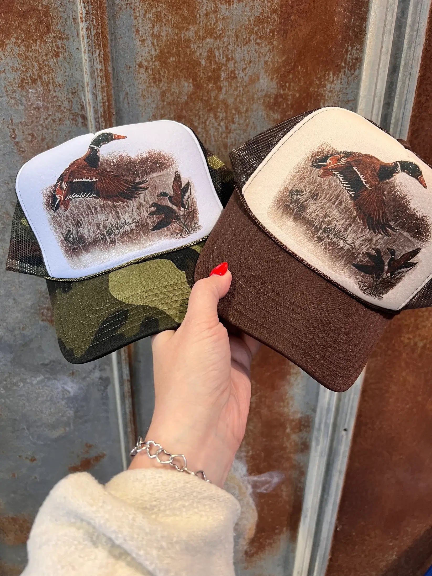 Retro Duck Trucker Caps: Brown & Tan