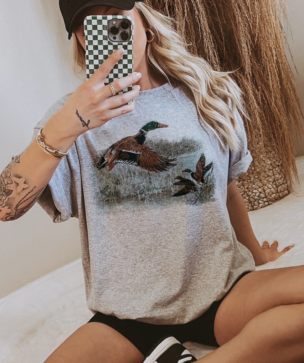 Retro Duck Scene: Grey Sweatshirt