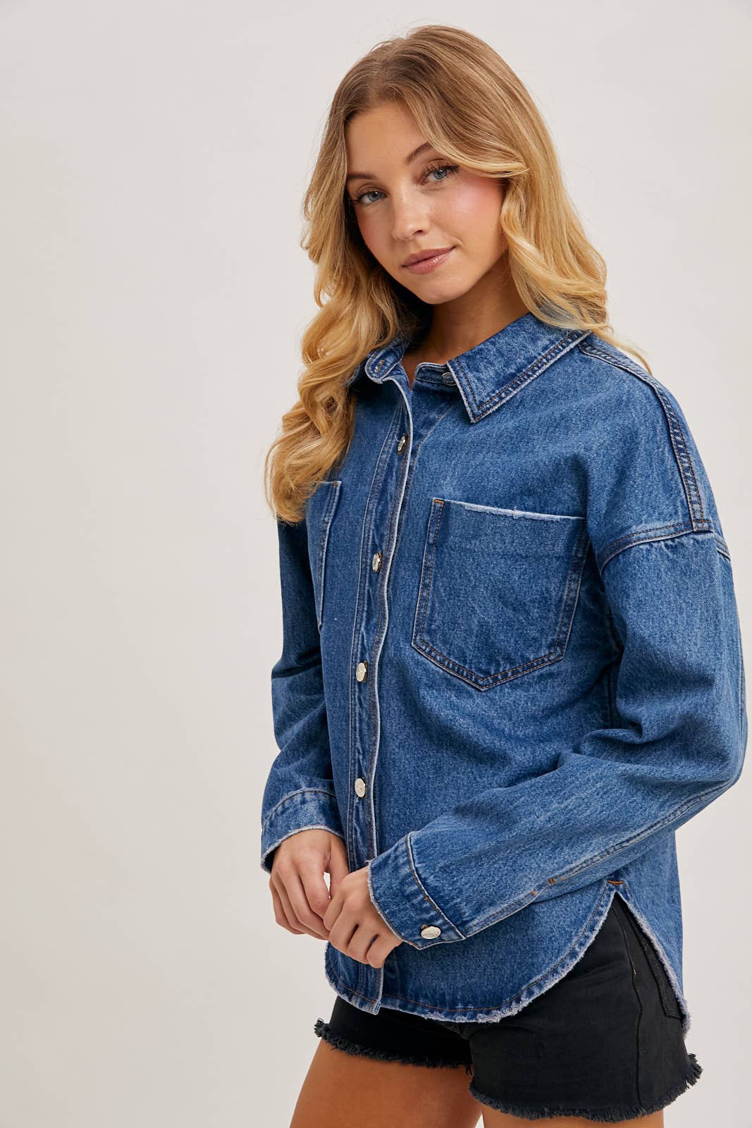 BUTTON DOWN DENIM JACKET: DK.WASH
