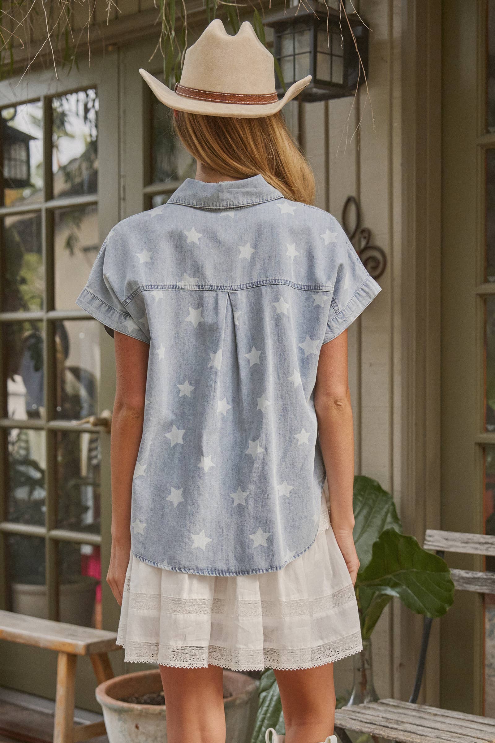 Star Print Chambray Short Sleeve Button Down: DENIM