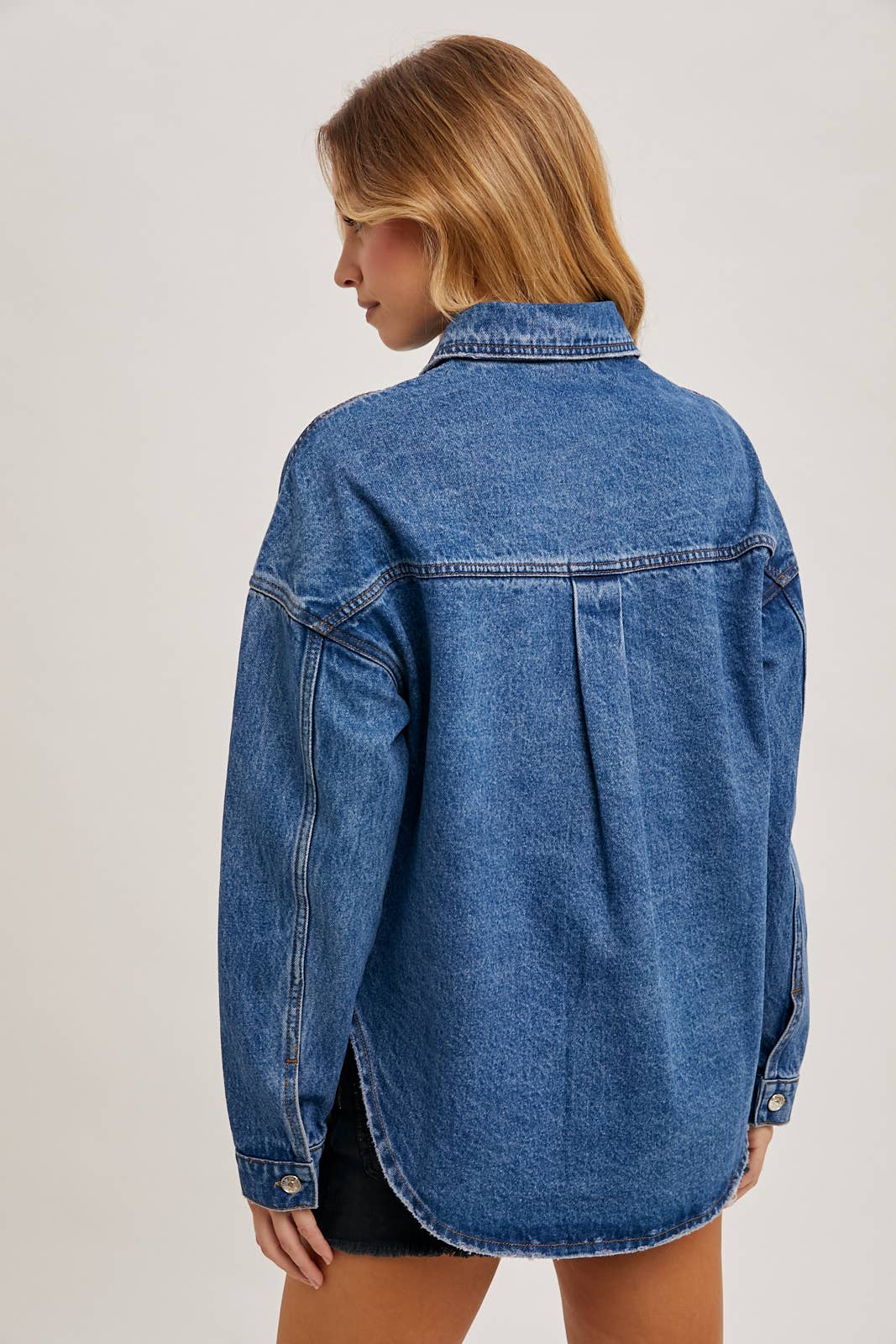 BUTTON DOWN DENIM JACKET: DK.WASH