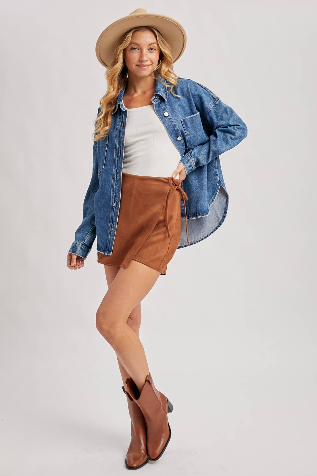 BUTTON DOWN DENIM JACKET: DK.WASH