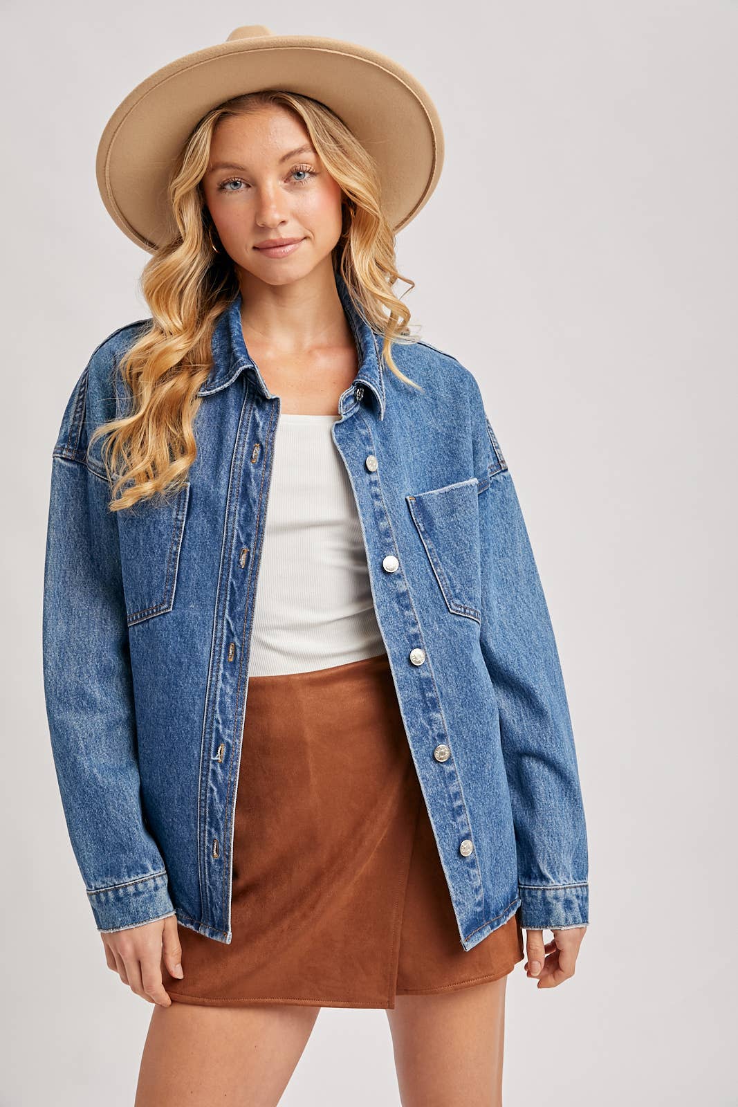 BUTTON DOWN DENIM JACKET: DK.WASH