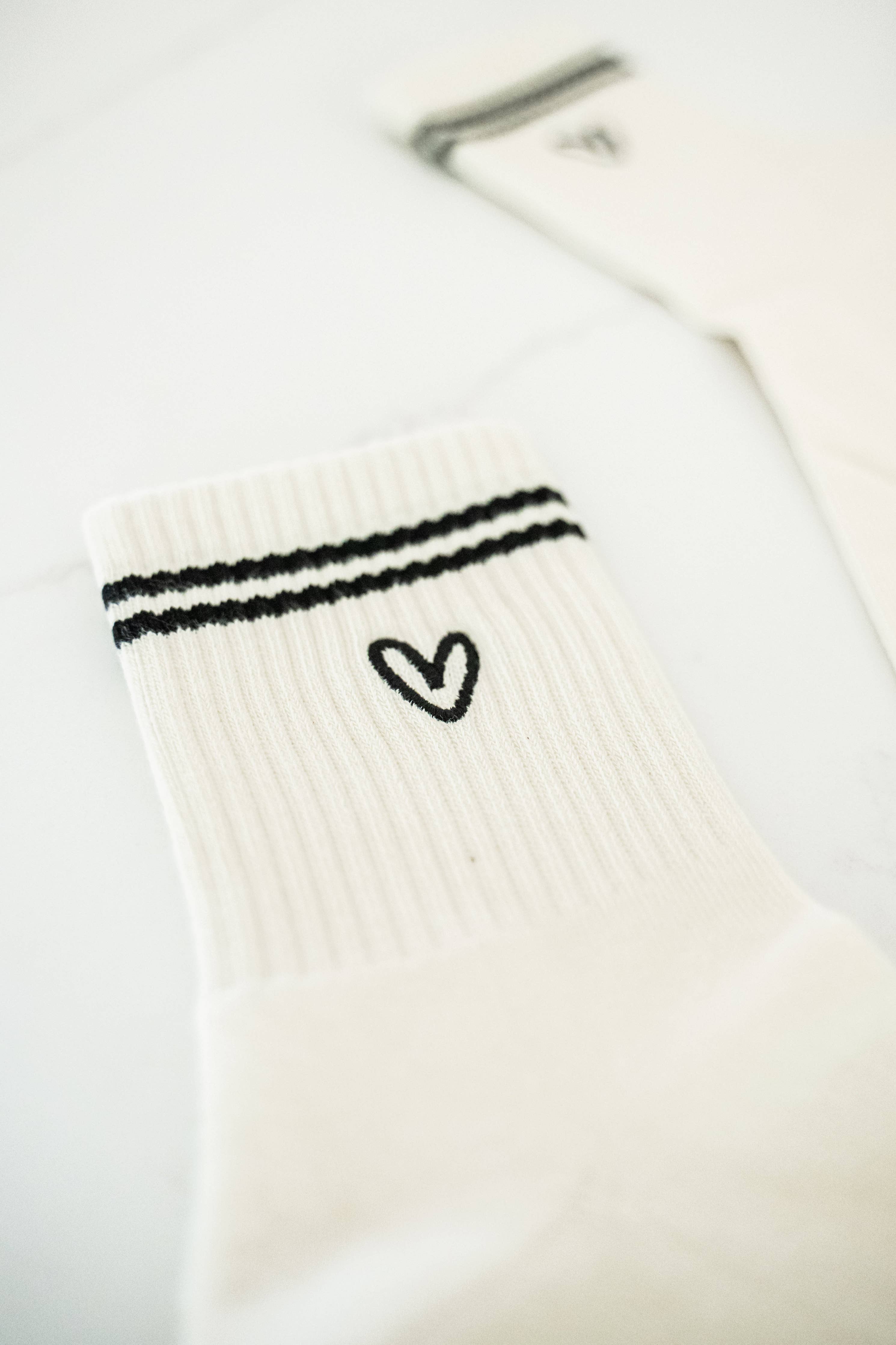 House of Shan "Shortie" Socks: Creme w/Black
