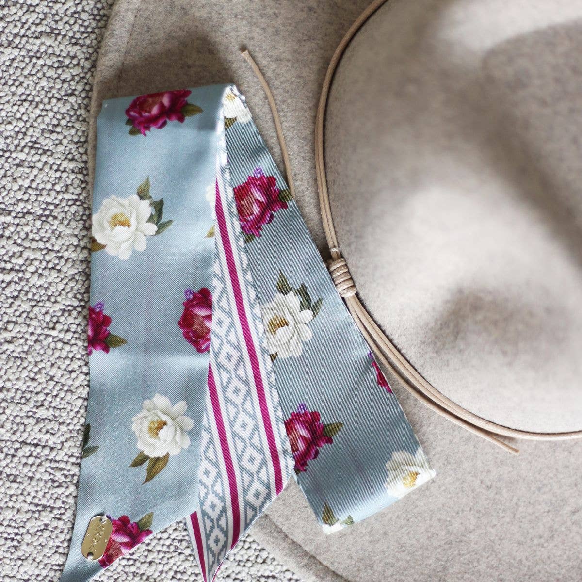Southwest Ditsy Floral Lil Twilly Scarf 33" | Wrist Scarf: Giftable Cube