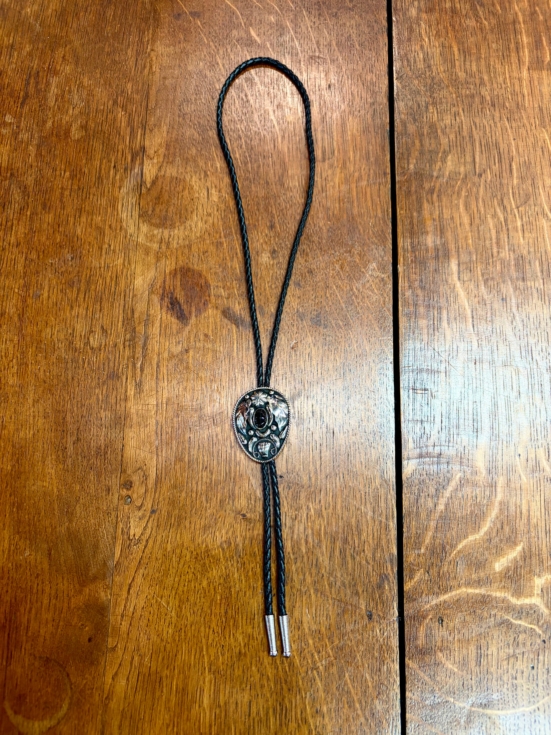 Oval with Black Stone Bolo