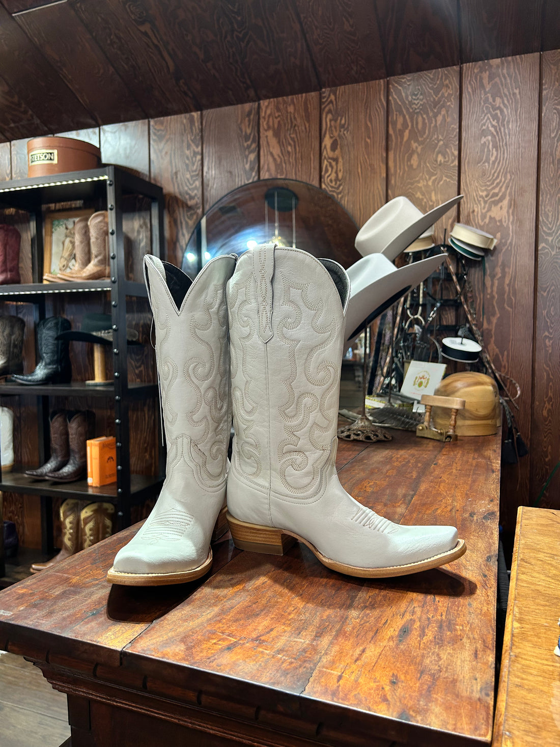 Cowhide Bone - Cutter Toe