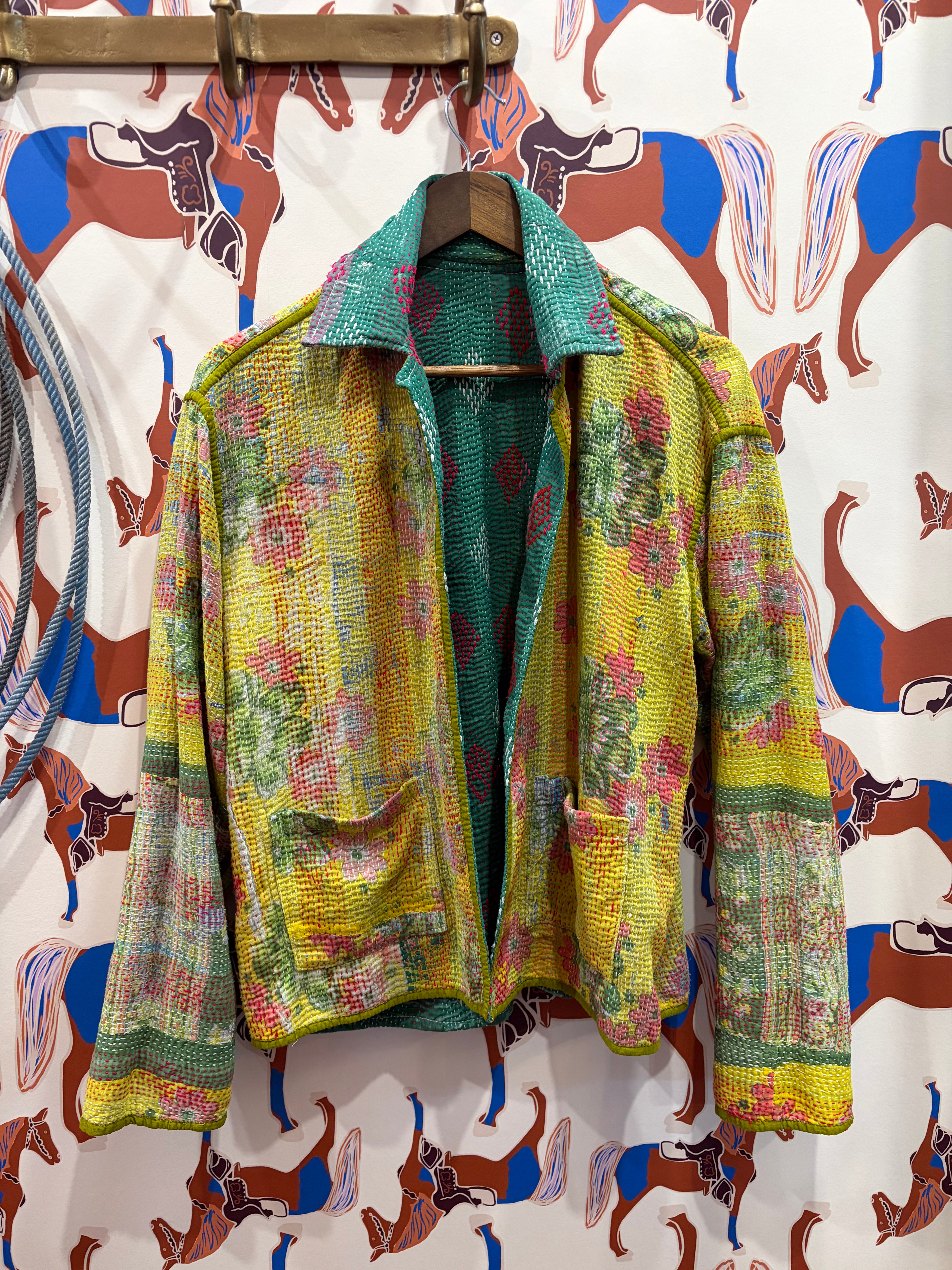 SaPeyKa Long Sleeved Croped Jacket