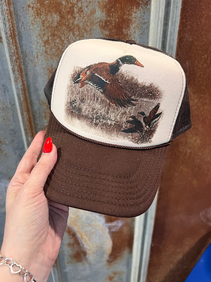 Retro Duck Trucker Caps: Brown & Tan