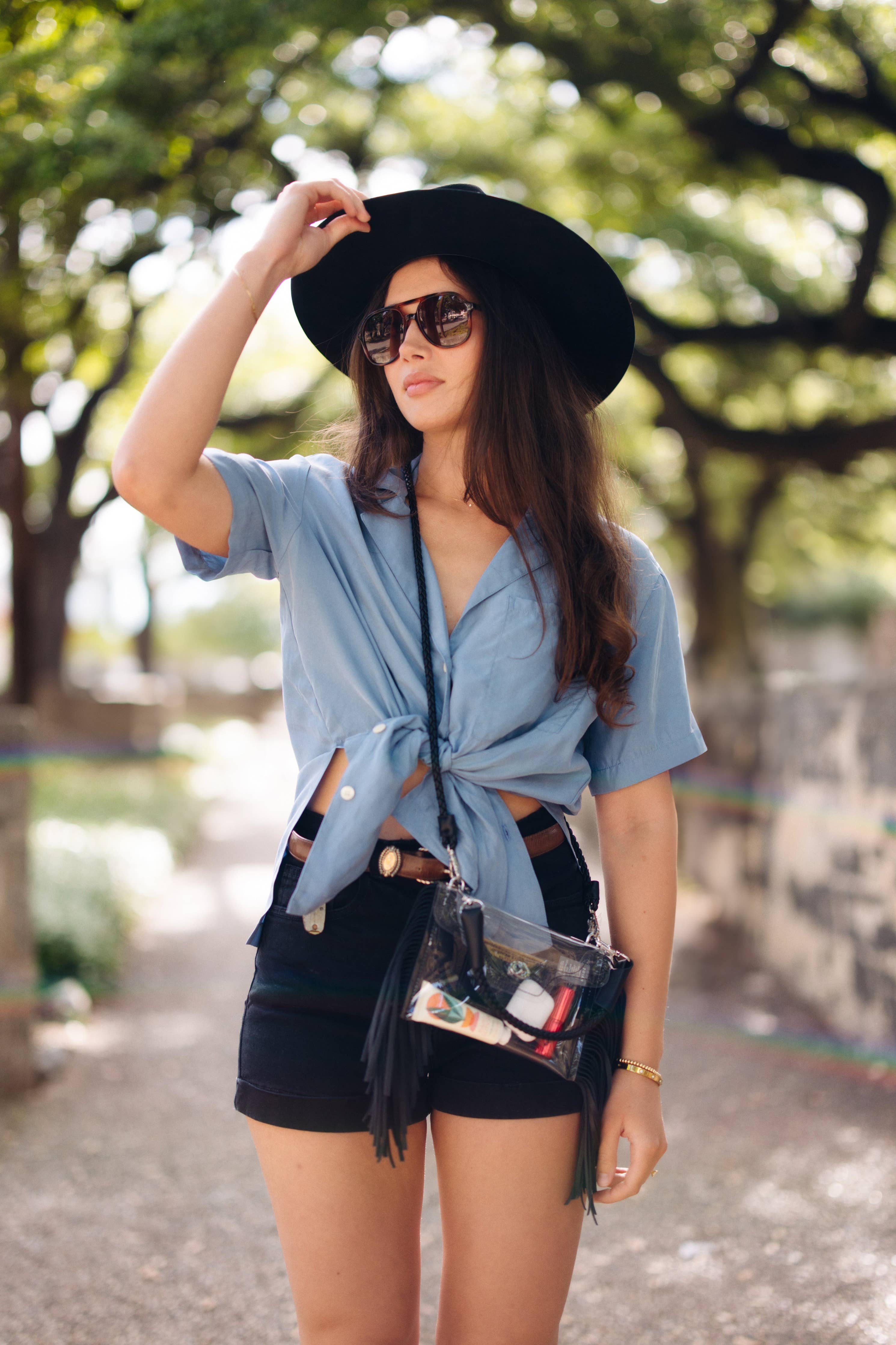 Clear Fringe Crossbody Handbag: Black