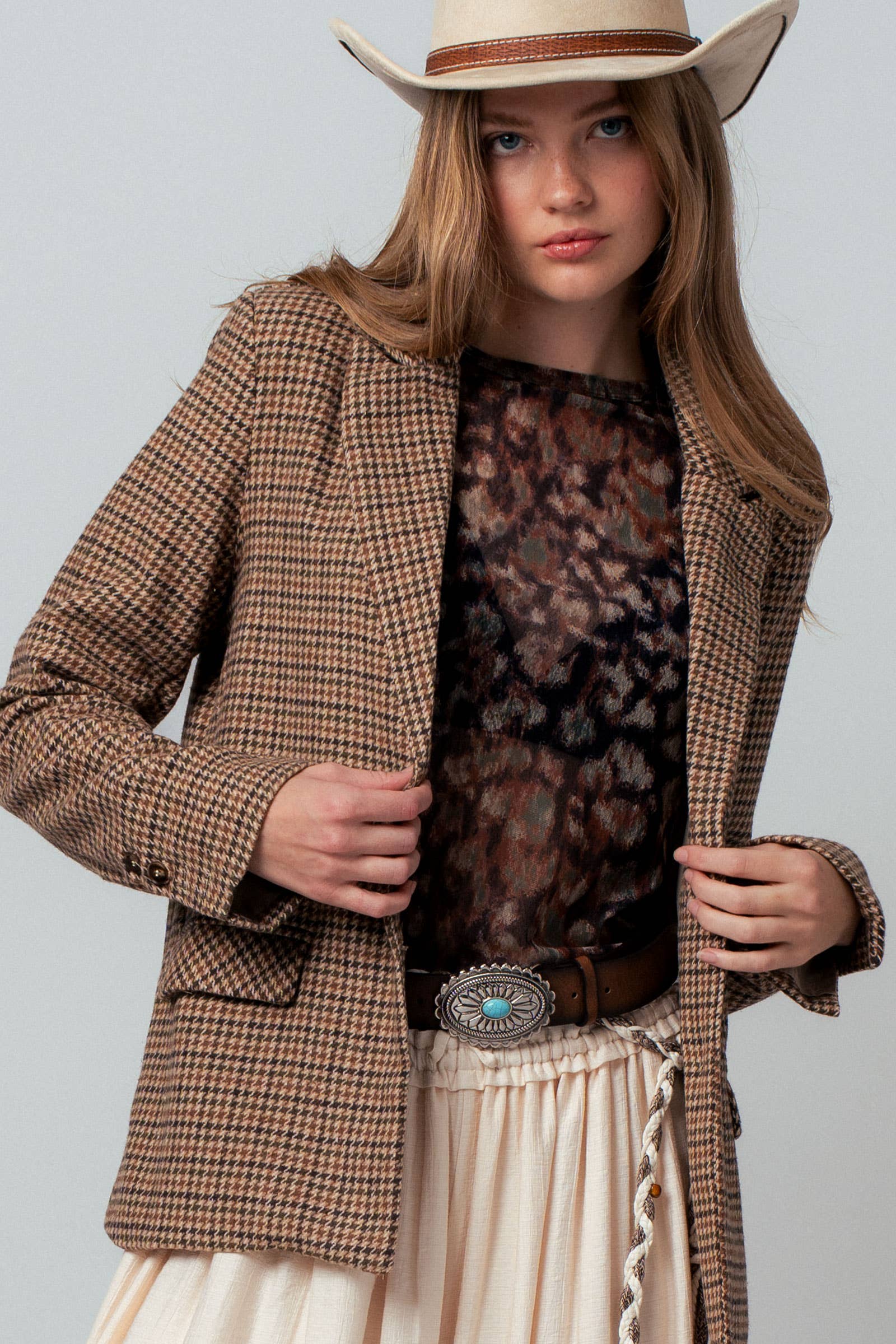 Houndstooth Blazer: BROWN
